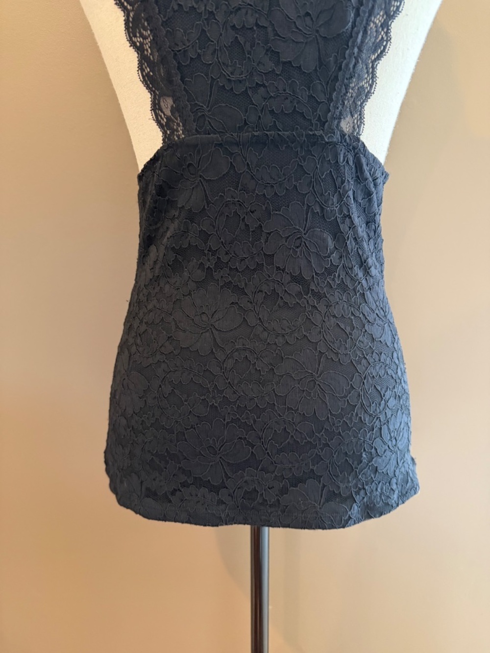 Express Black Romantic Goth Boho Y2K Sleeveless Lace Fitted Top, Size Medium - Picture 5 of 11